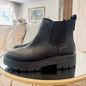 UGG ASHTON CHELSEA BLACK WOMEN'S Size 9
